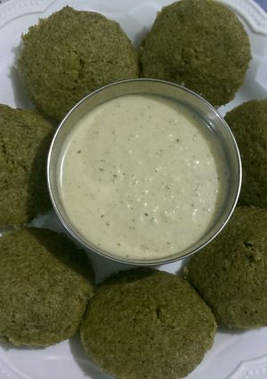 A picture of Spinach idli.