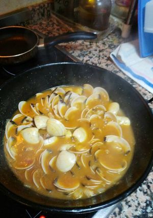 Una foto de Almejas a la marinera