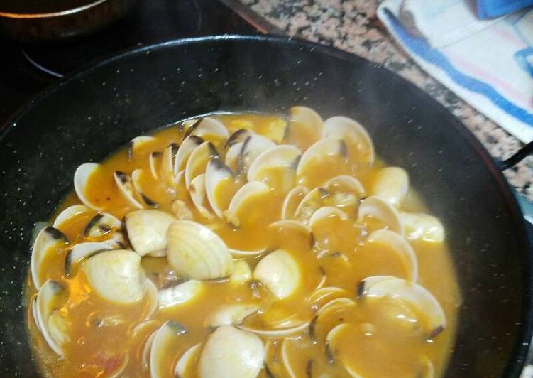Almejas a la marinera