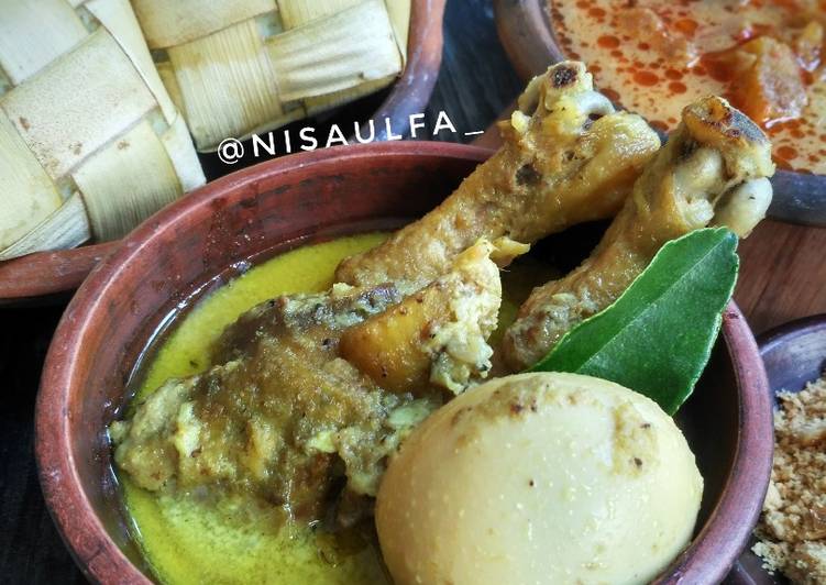 Opor Ayam Kampung Telur