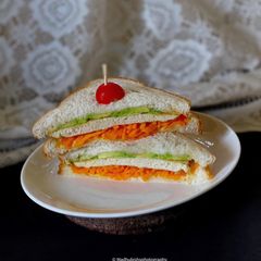 A picture of Tofu Sandwich.