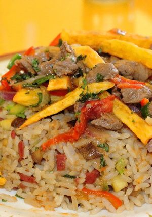 Una foto de Aeropuerto con lomo saltado