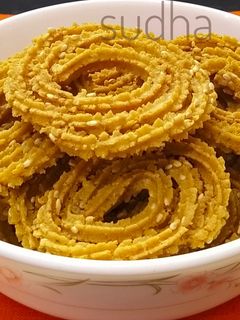भाजणीची चकली (bhajani chakali recipe in marathi) रेसिपी चे मुख्य फोटो