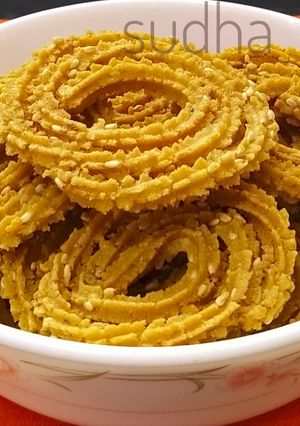 भाजणीची चकली (bhajani chakali recipe in marathi) रेसिपी चे मुख्य फोटो 