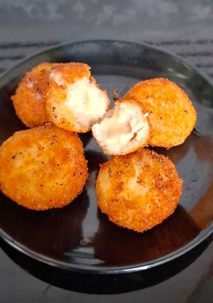 Foto resep Bola Ayam Isi Keju Lumer Milky Creamy