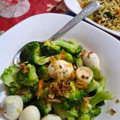 Brokoli Bawang Putih Siram রেসিপির প্রধান ছবি