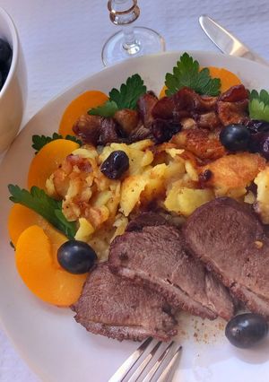 Márton napi libasült, gyümölcsökkel recept fotója