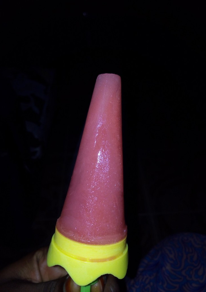 A picture of Watermelon popcicle.