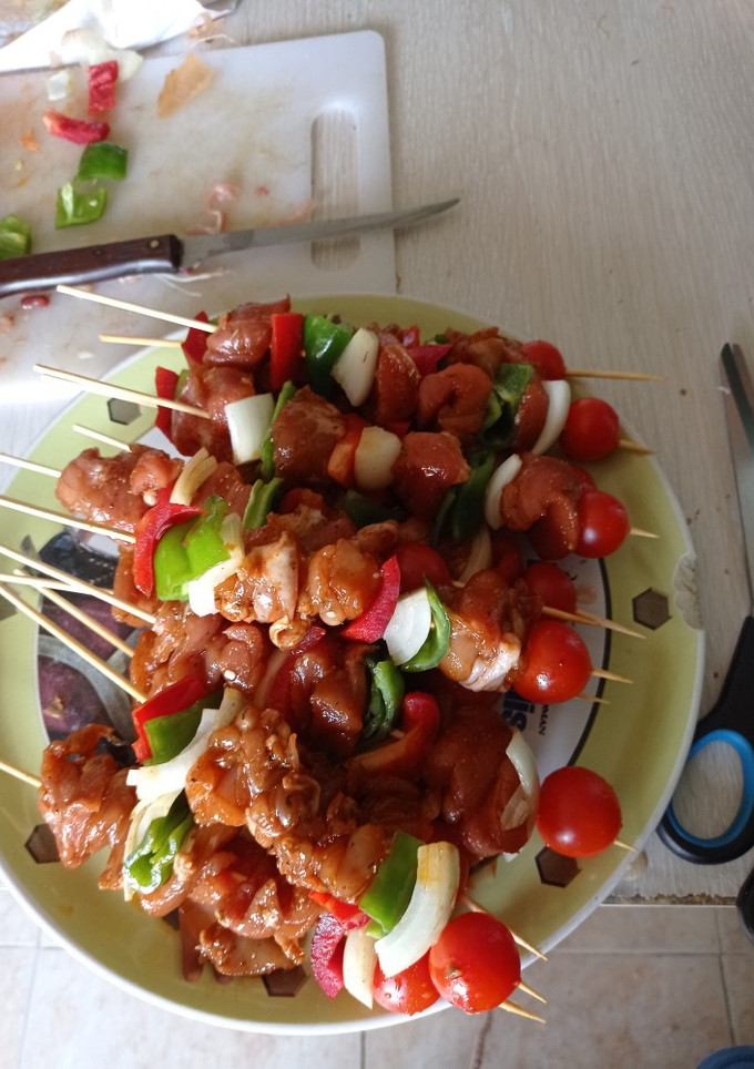 Una foto de Brochetas de pollo con adobo casero
