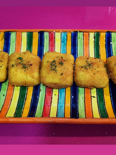 Una foto de Croquetas cuadradas 4quesos