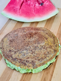 Una foto de Sanguchito saludable de palta y huevo con pan de lino en sartén 🍳 pancito sin horno 🥵