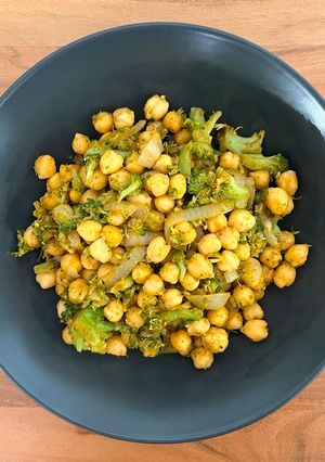 Foto principal de 🥦 Garbanzos con brócoli al pimentón 🌶