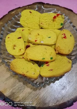 A picture of Karachi biscuits.