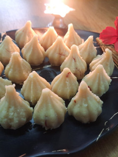 A picture of Kaju modak.