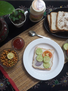 वेज सैंडविच 🥪 (Veg Sandwich Recipe in Hindi) रेसिपी मुख्य फोटो