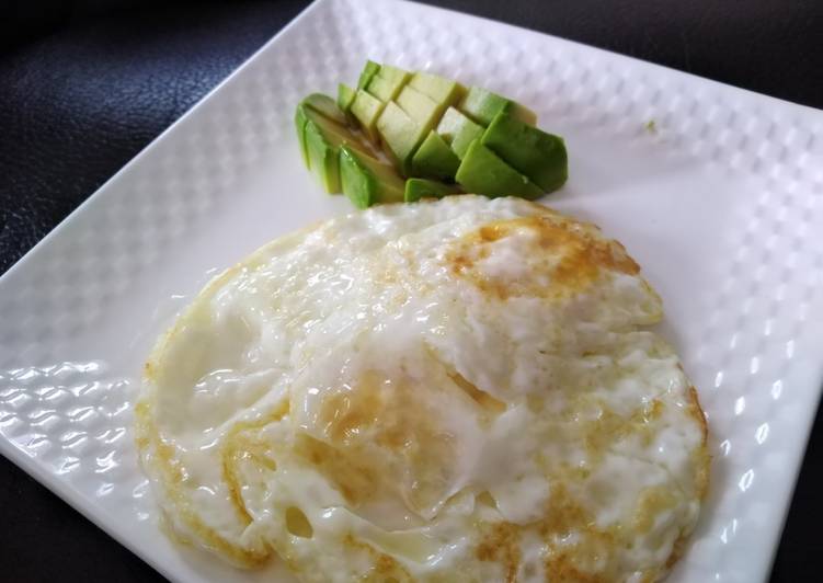 Easiest Way to Cook Perfect Fried eggs and avocado #4weekschallenge