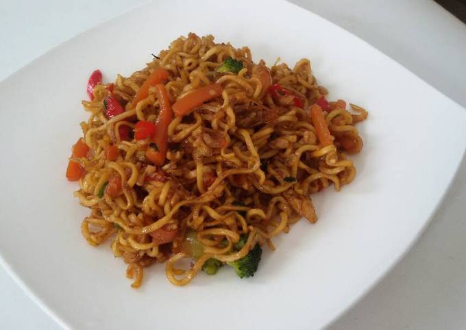 Resep Mie goreng Spesial oleh yuliaaffandi - Cookpad