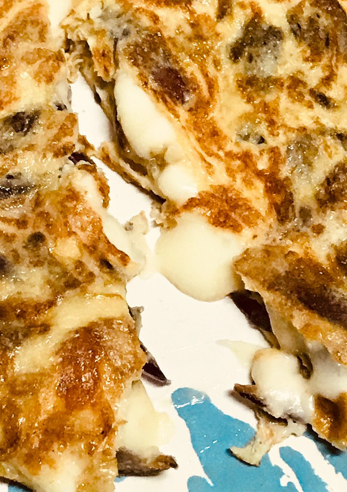 Una foto de Tortilla de queso buena y sencilla
