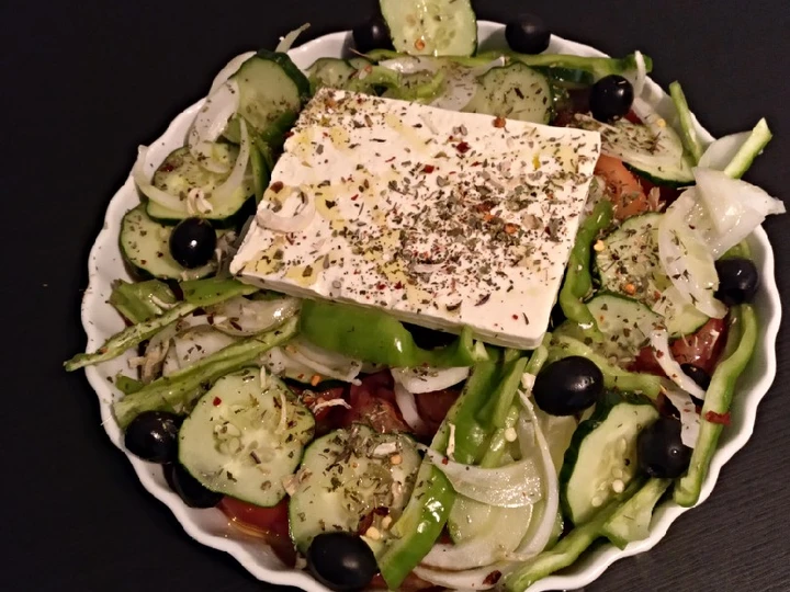 Easy Steps to Make salad Yunani which So Delicious