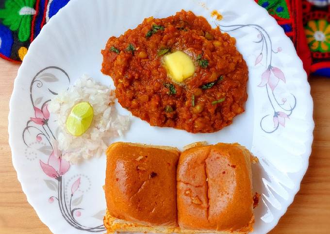 Butter pav bhaji