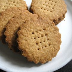A picture of Wholemeal Sweet Biscuits.
