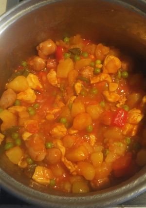 Una foto de Pollo con loganiza y sufrito