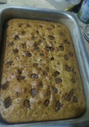 صورة لوصفة كيكة بقطع الشيكولاتة كادبورى