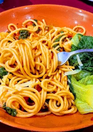 A picture of Spaghetti with Prawns in a Tomato Sauce.