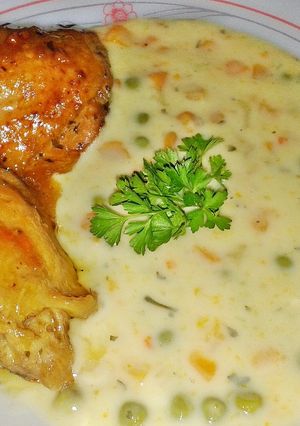 Finomfőzelék sült csirkecombbal recept fotója