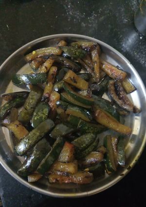तरबूज के छिलके की भुजिया (tarbooj ke chilke ki bhujiya recipe in hindi) रेसिपी मुख्य फोटो