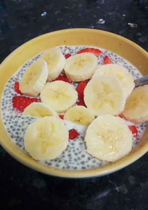 Foto principal de Gachas frías con chía y frutas