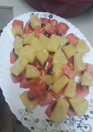 A picture of Fruit kebab.