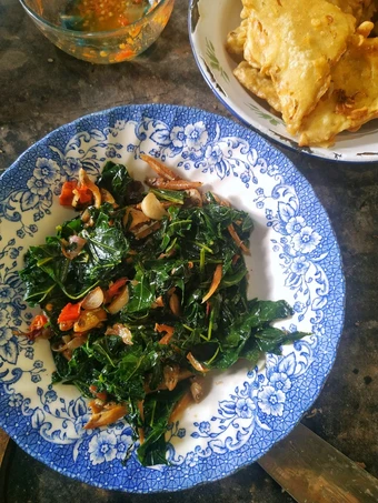 Cara Gampang Menyiapkan Resep Tumis daun pepaya jepang dan teri yang Lezat Sekali Anti Ribet, Mantap