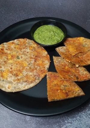 પનીર સ્ટફ્ડ પરાઠા રેસીપી મુખ્ય ફોટો