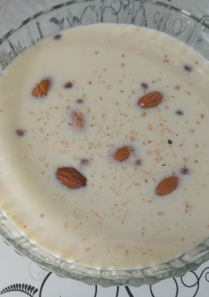 દૂધપાક(Dudhpak Recipe In Gujarati) રેસીપી મુખ્ય ફોટો