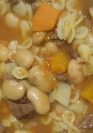 Una foto de Guiso con porotos de manteca.