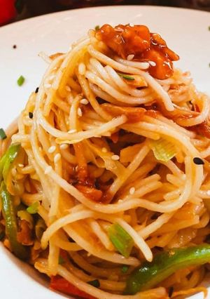 A picture of Chicken Chowmein.