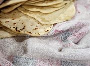 Una foto de tortillas de harina con royal