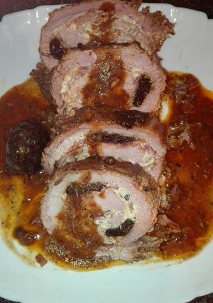 Foto principal de Lomo ibérico relleno de queso azul beicon y ciruelas