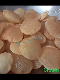પાણી પૂરી ની પૂરી રેસીપી મુખ્ય ફોટો