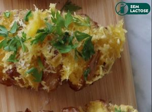 Foto de Batata Recheada com Queijo Provolone Vegetal NatuCheese