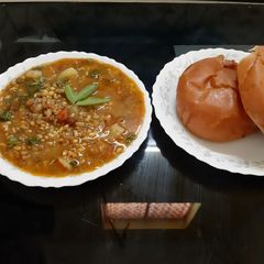 A picture of Mix sprouts Misal Pav.