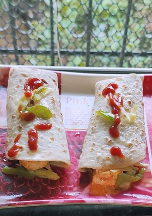पनीर काठी रोल (Paneer kathi roll recipe in hindi) रेसिपी मुख्य फोटो