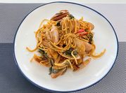 A picture of clams and spaghetti