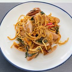 A picture of Stir Fried Spaghetti and Clams With Thai Chili Paste.