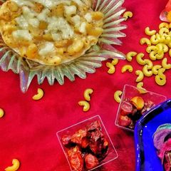 A picture of Mac and Cheese.