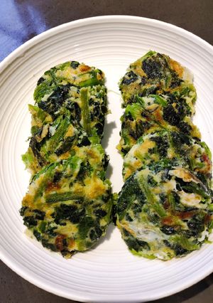 A picture of Spinach with Eggs.