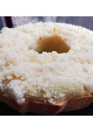 Una foto de Torta de limón con crumble 🍋