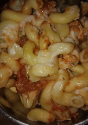 A picture of Macroni chicken.