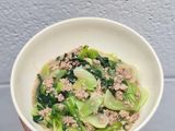 ราดหน้ากวางตุ้งหมูสับ